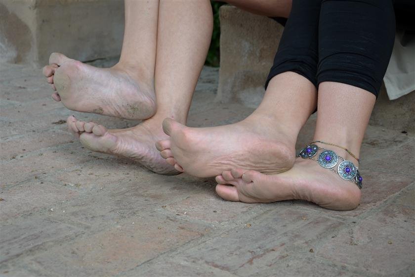 Cover 6 Barefoot Glamour Nudity: ELLY & KEA 37 Photos