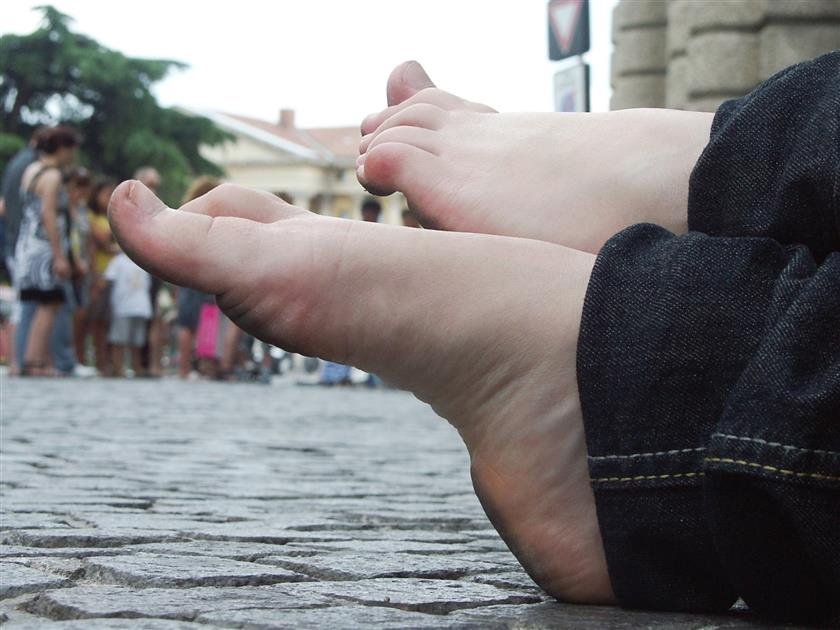 Cover 4 Barefoot Urban Girls: SWAMI 04 24 Photos