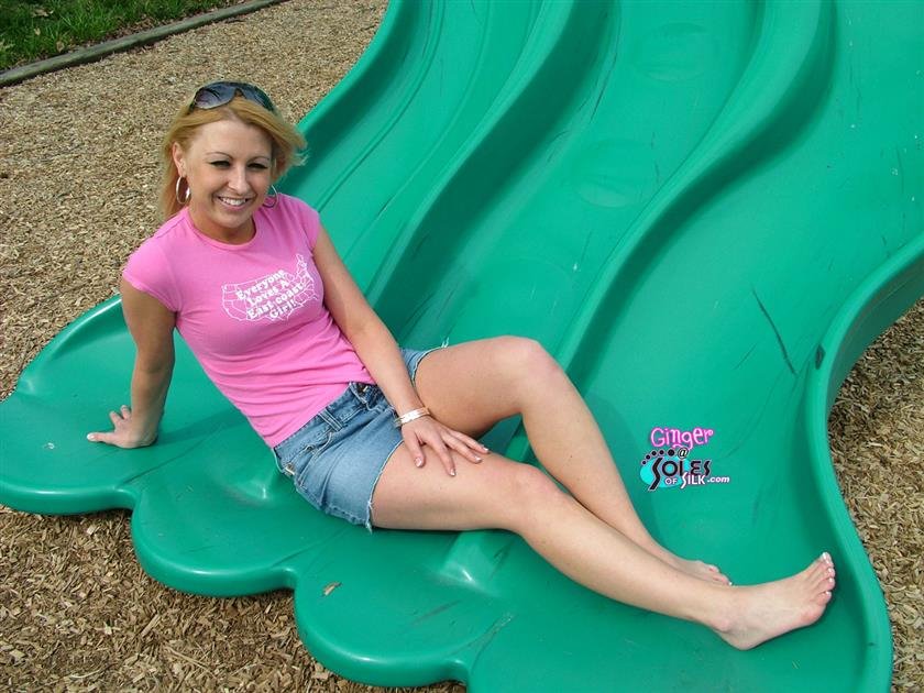 Cover 4 purple playground 60 Photos