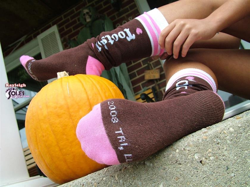 Cover 5 tootsie rolls 82 Photos