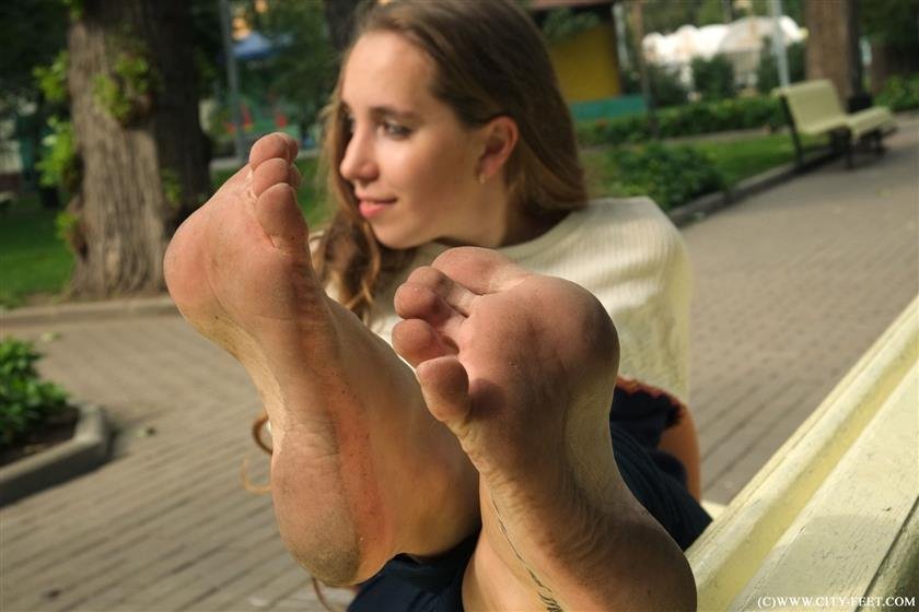 ID 924 A Barefoot Girl With Her Shod Friend Part 4 City Feet