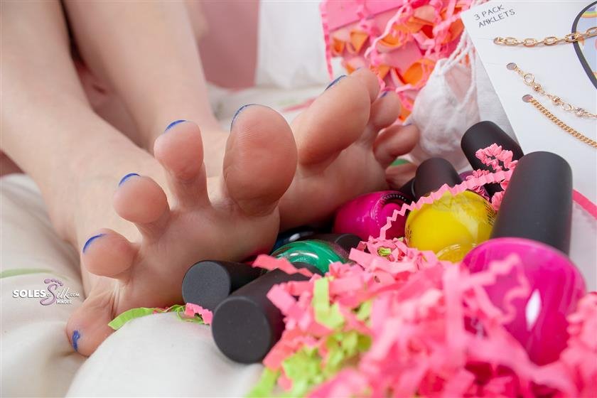 Cover 2 Soles of Silk - easter foot basket 70 Photos