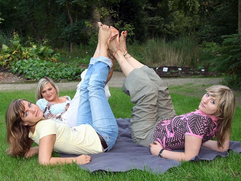 Cover 3 Toes In Action - Three Girls set 003 28 Photos