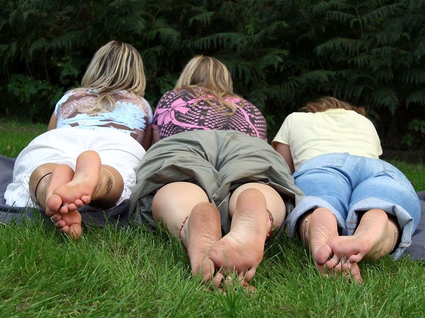 Cover 5 Toes In Action - Three Girls set 003 28 Photos
