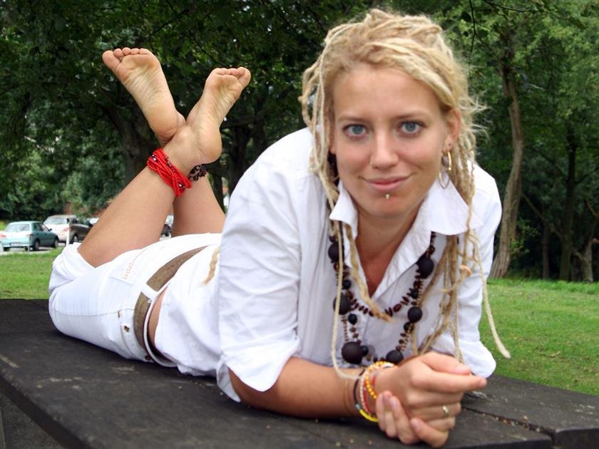 Cover 3 Toes In Action - Vikki set 001 22 Photos