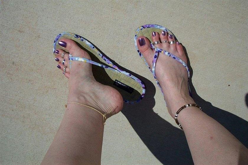 Cover 6 Canadian Foot Babes - Kathleen 32 Photos