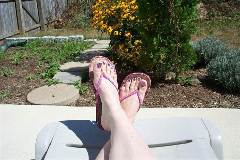 Cover 3 Canadian Foot Babes - Kathleen 32 Photos