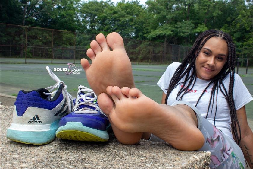 Cover 4 Soles of Silk - blue sneakers tennis courts 71 Photos
