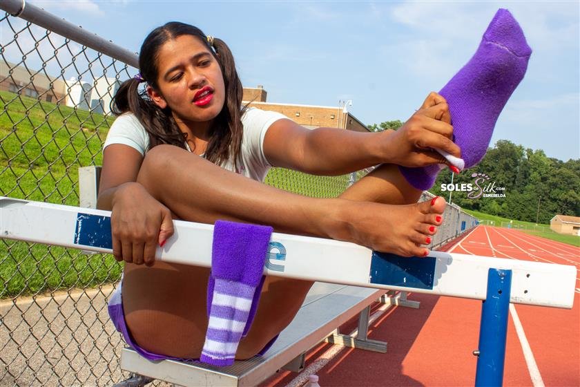Cover 4 Soles of Silk - purple knee high jog 95 Photos