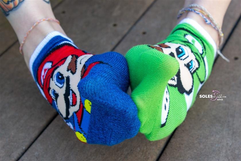 Cover 3 Soles of Silk - switch socks 66 Photos